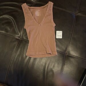 Aritzia Ribbed V-Neck Tank Top - Mauve